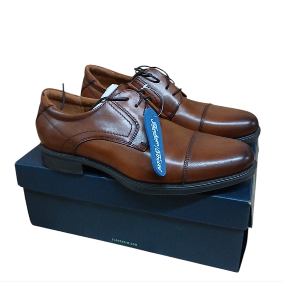 Florsheim Other - Florsheim NIB brown loafers size 9 D